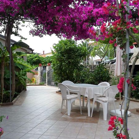 Apartmani Lili Mali Lošinj Kültér fotó
