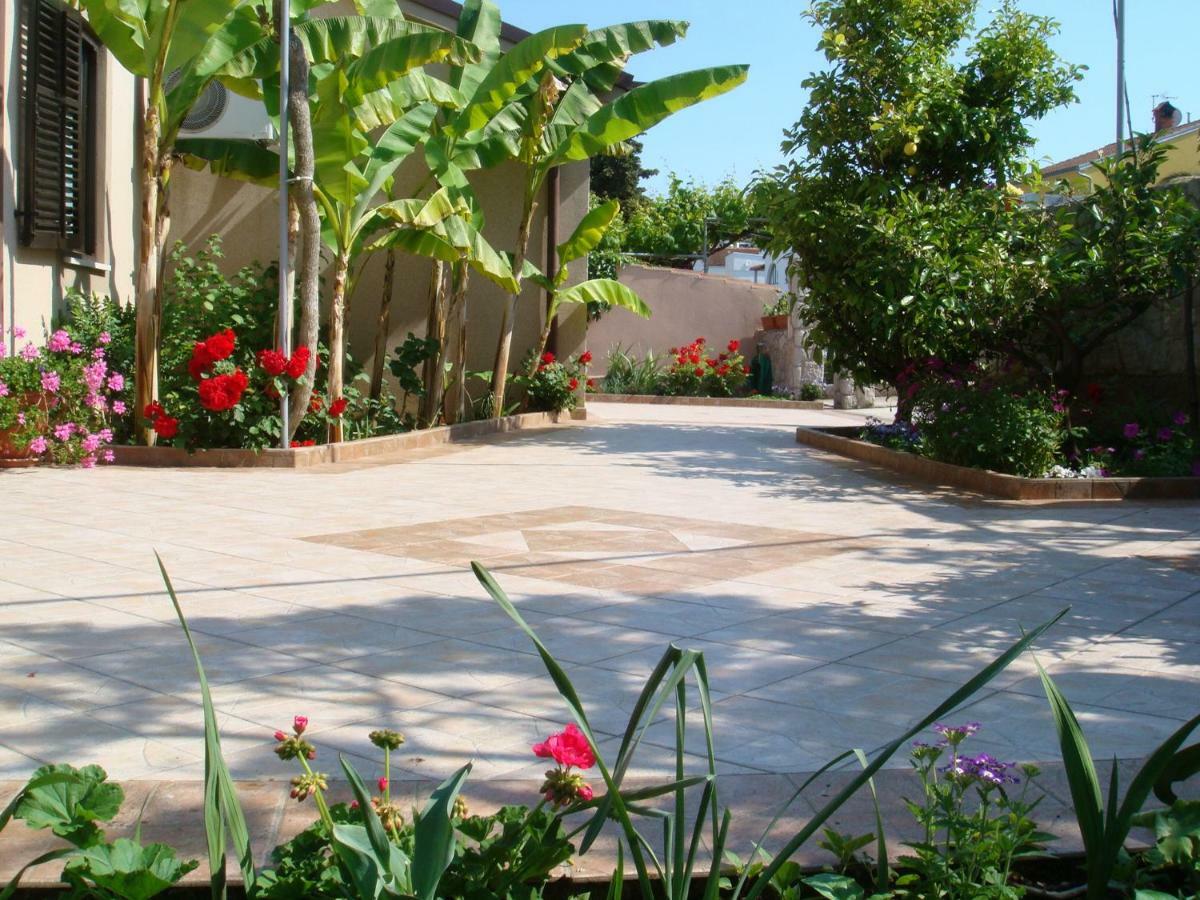 Apartmani Lili Mali Lošinj Kültér fotó